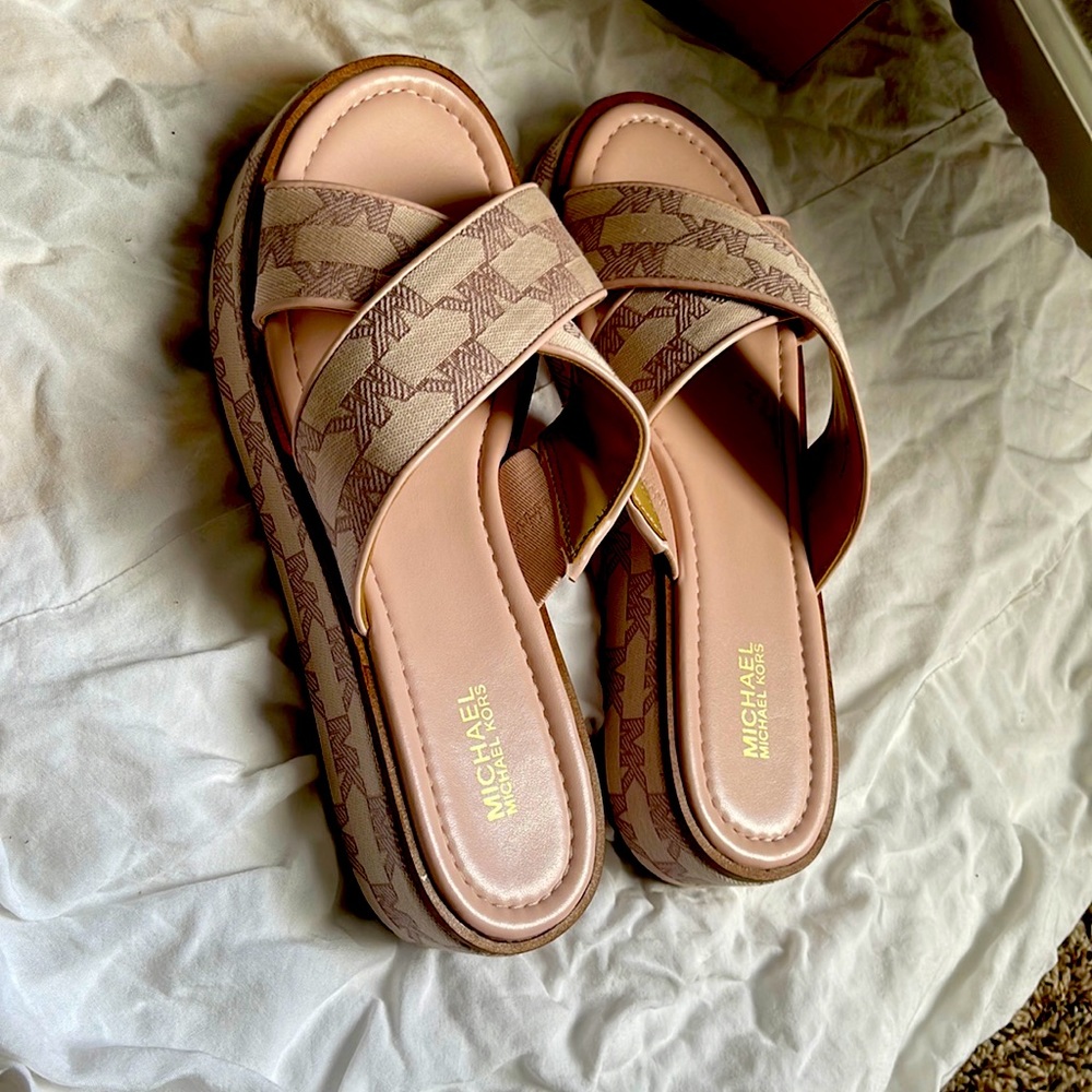 Shoes michel kors size 8.5 color pink